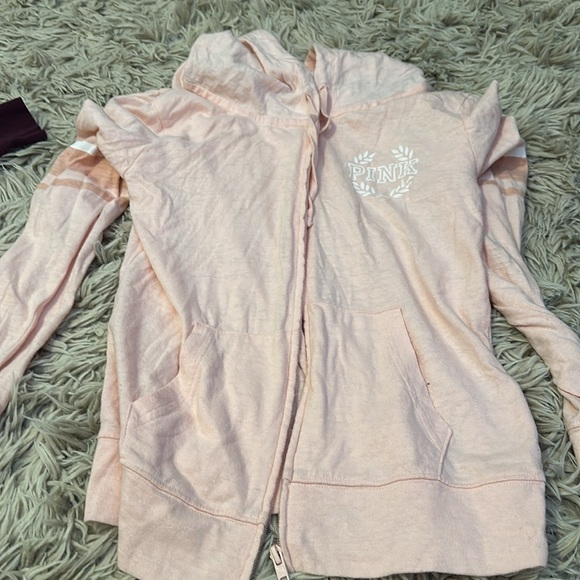 Lot of 9 VS Pink tops, sweatshirts, and fleeces - Picture 3 of 13
